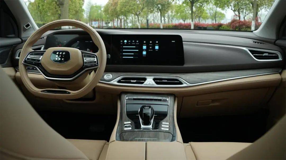 蓝电E5荣耀版补贴加倍,8.98万元起就能买中型大7座插混SUV